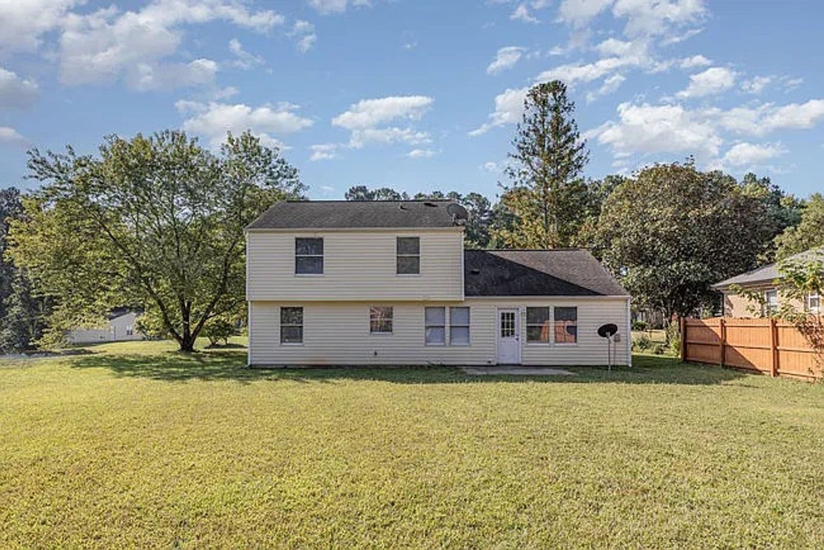 Charlotte House: 8915 Touchstone Ln
