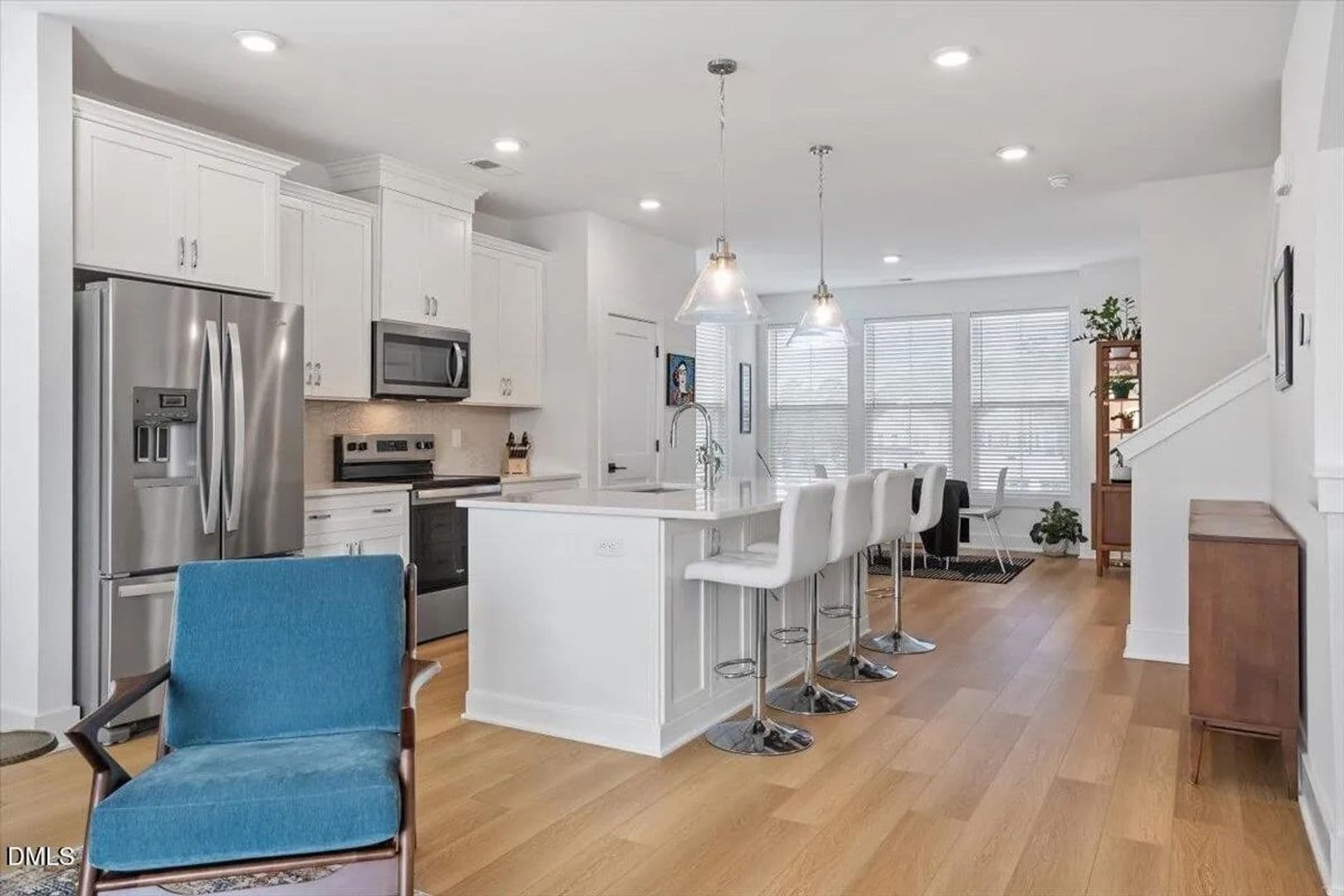 Knightdale House: 522 Billingshurst Wy