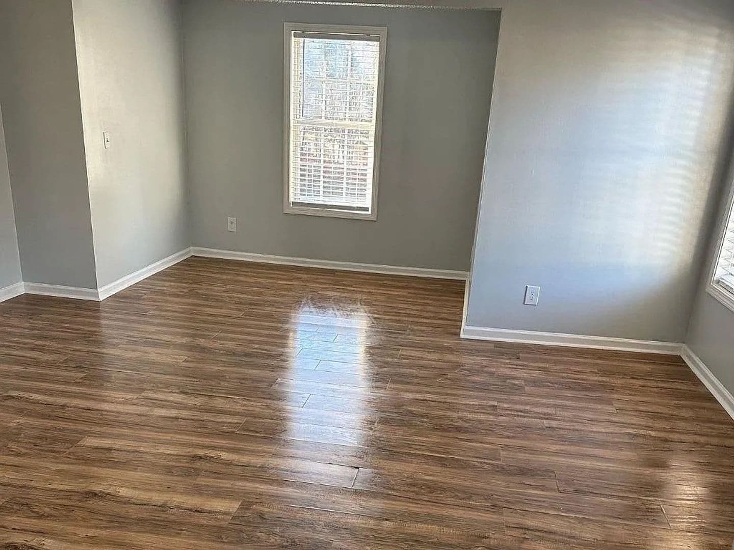 Grayson House: 1261 Lakeview Rd