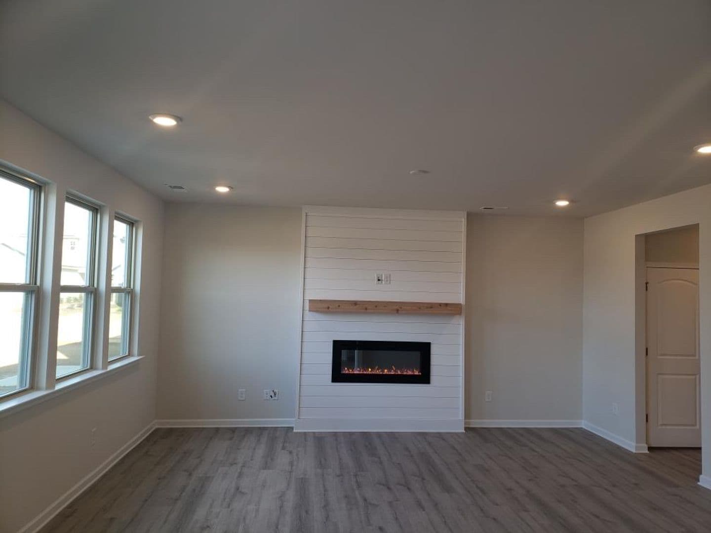 Monroe House: 1004 Maylen Trace
