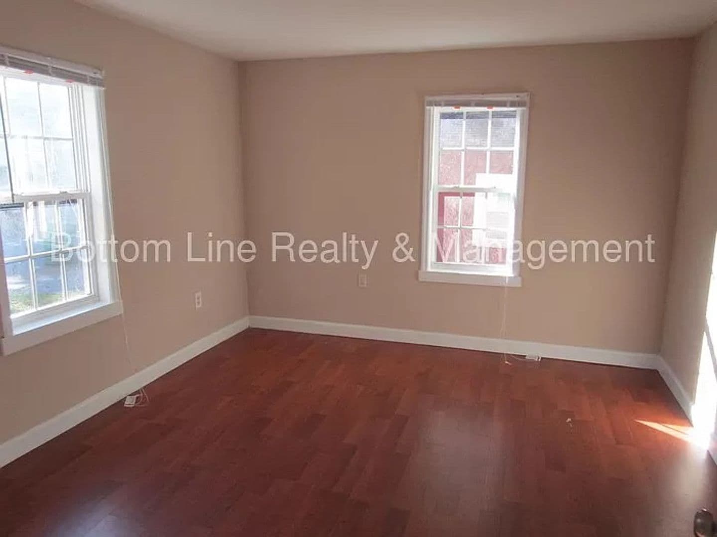 Charlotte House: 3912 Plainview Rd