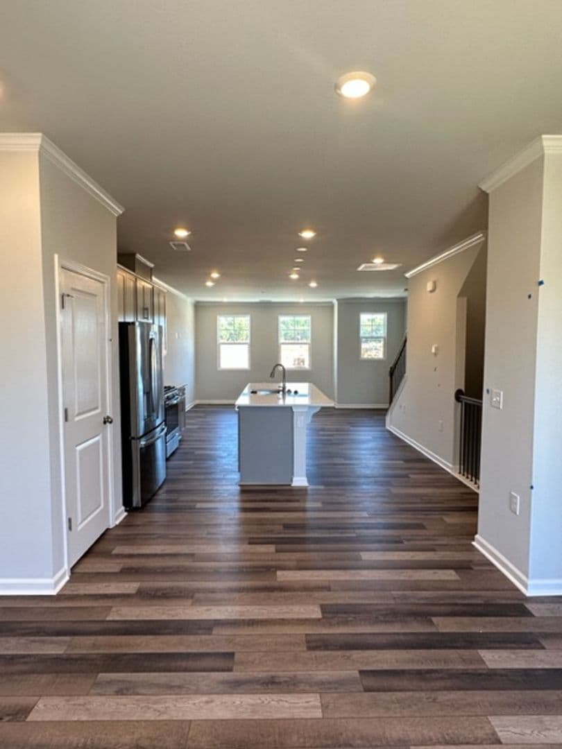 Apex House: 1642 Kipp Ln