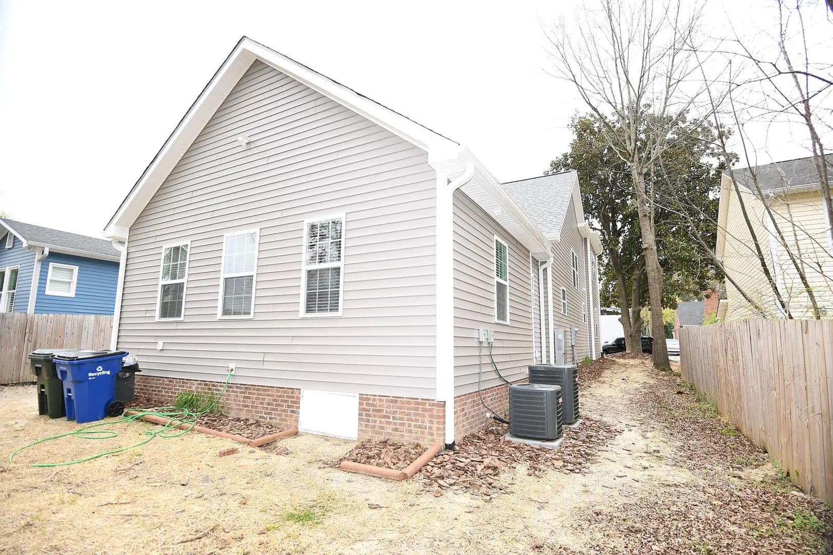 Raleigh House: 1108 S Person St