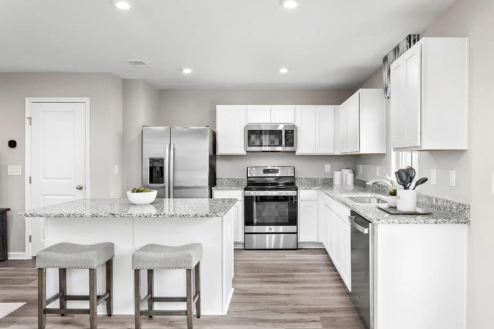 Raleigh House: 6862 Tarik Ln