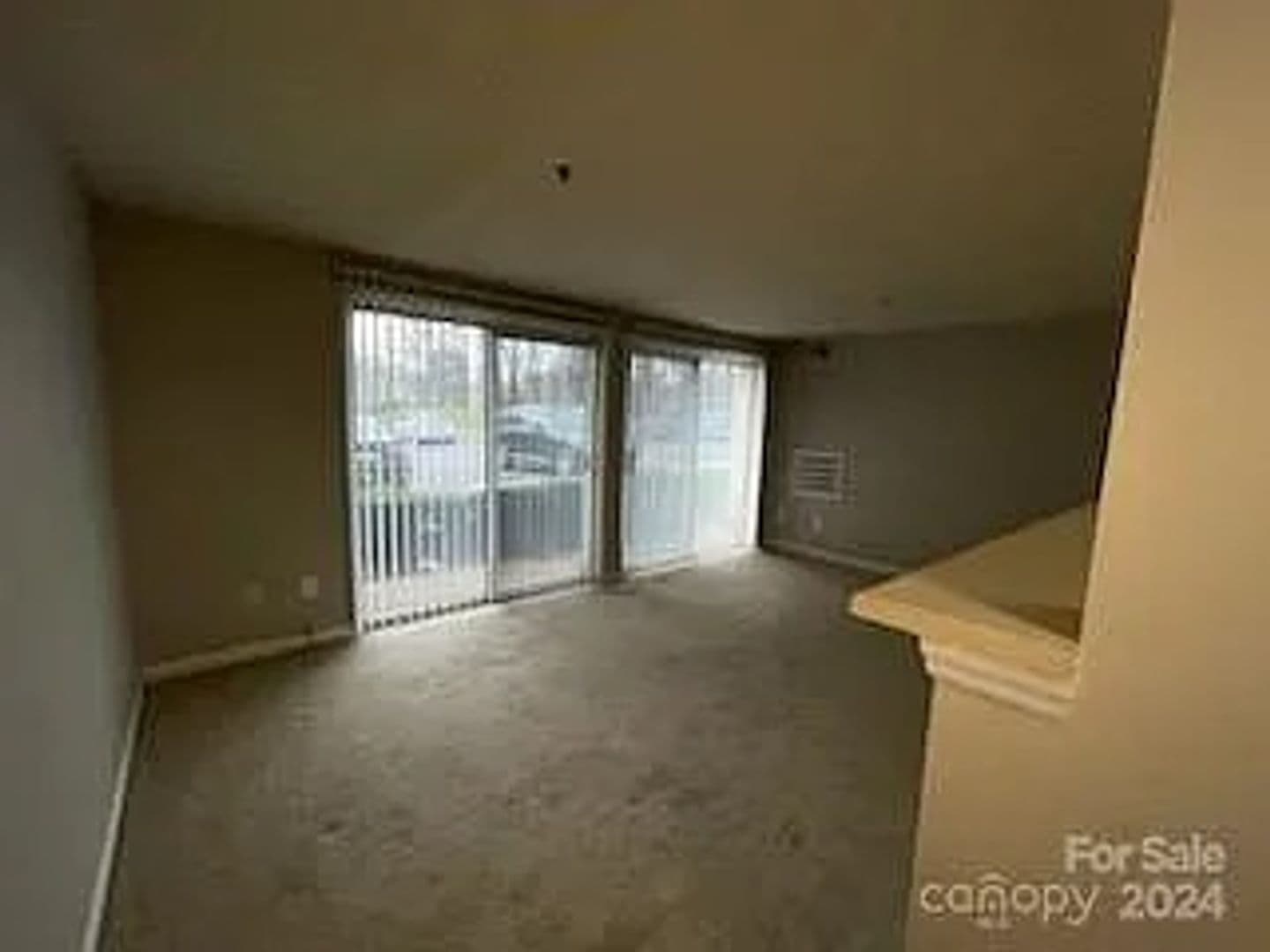 Charlotte House: 1649 Arlyn Cir