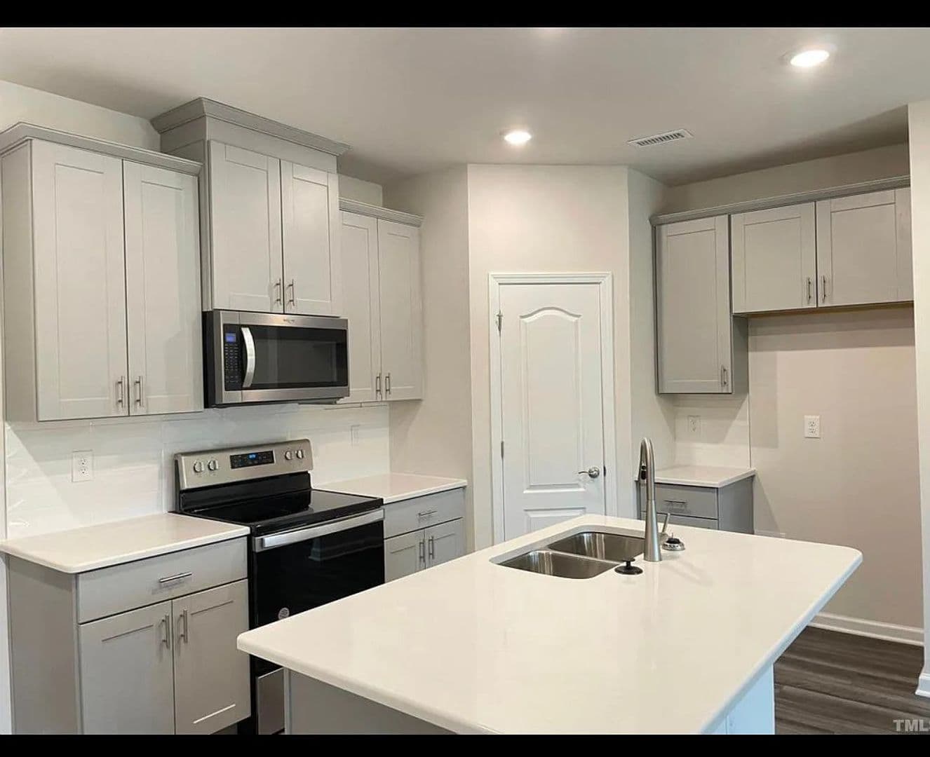 Fuquay-Varina House: 103 Joneshaven Dr