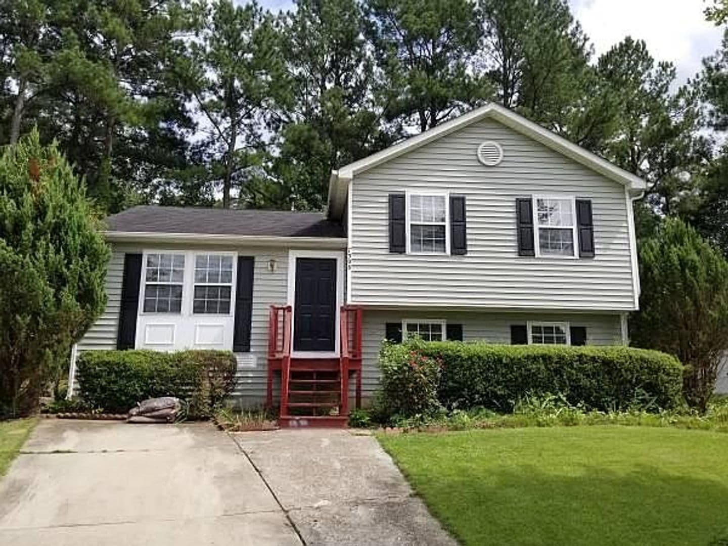 Raleigh House: 7308 Renyard Ct