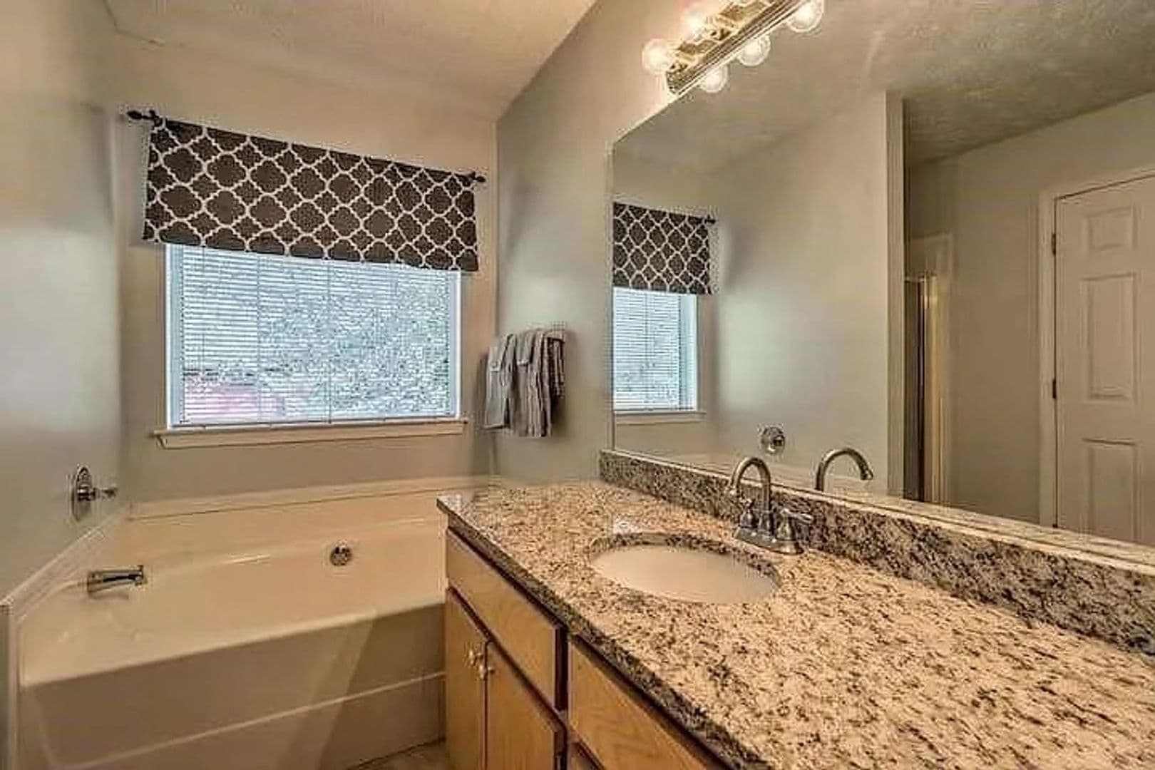 Hapeville House: 483 Oak Dr