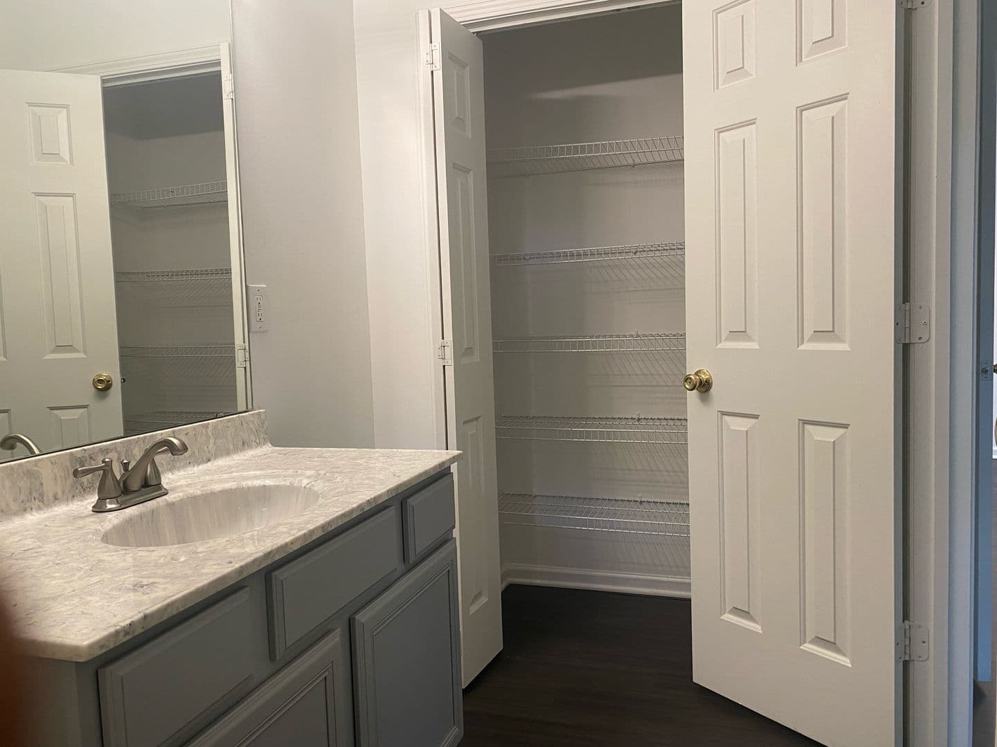 Charlotte House: 913 Tennyson Dr