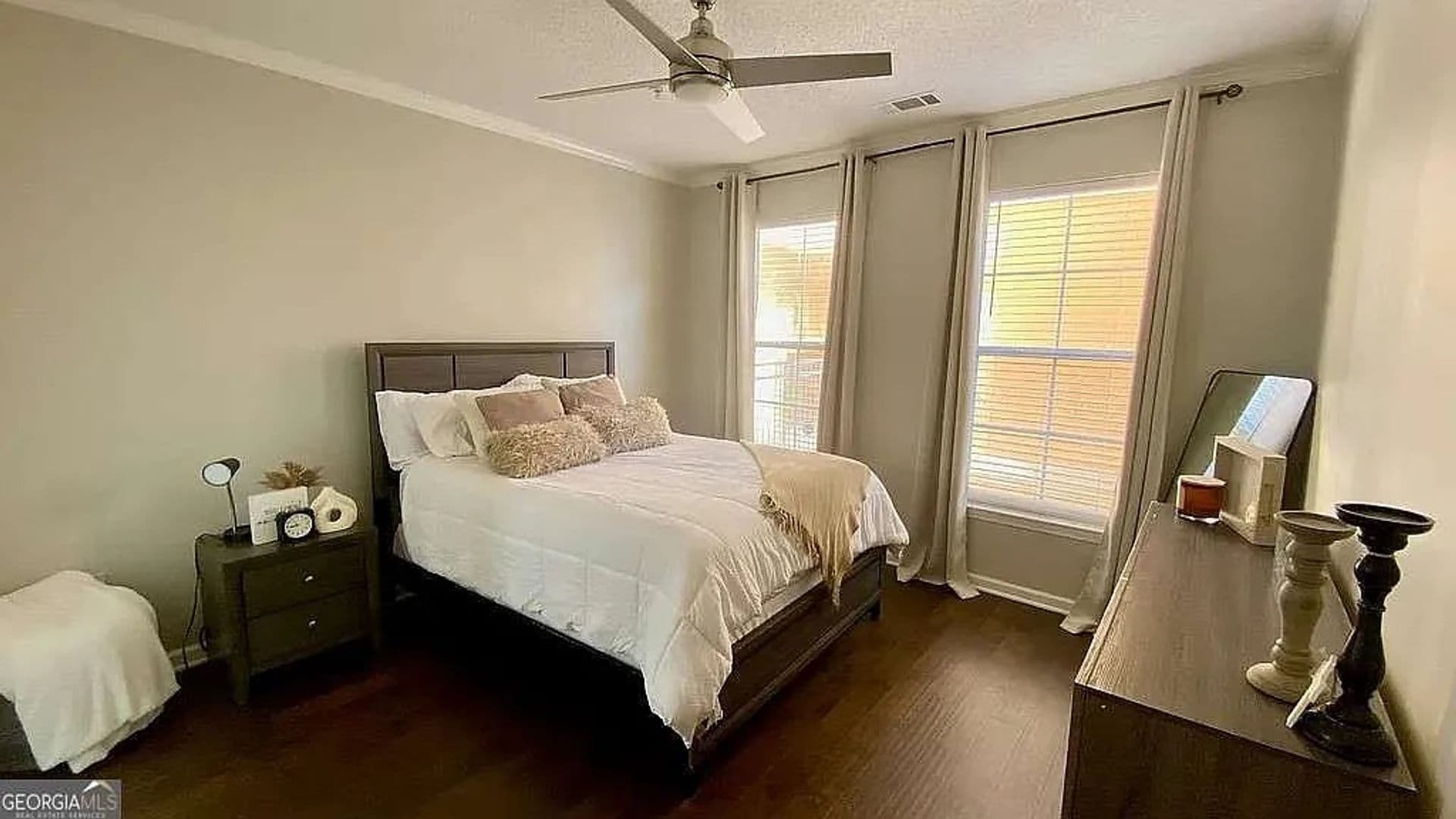 Atlanta House: 10 Perimeter Summit Blvd