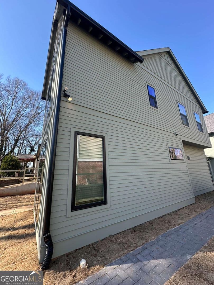Atlanta House: 1239 Plaza Ave SW