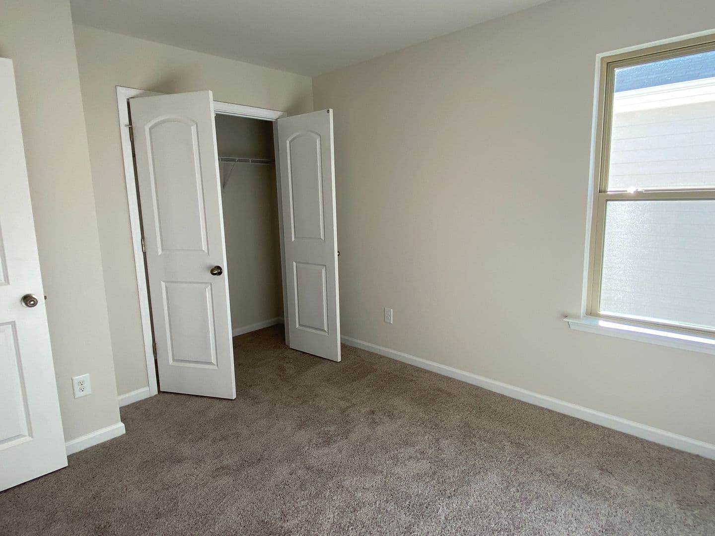 Monroe House: 1004 Maylen Trace