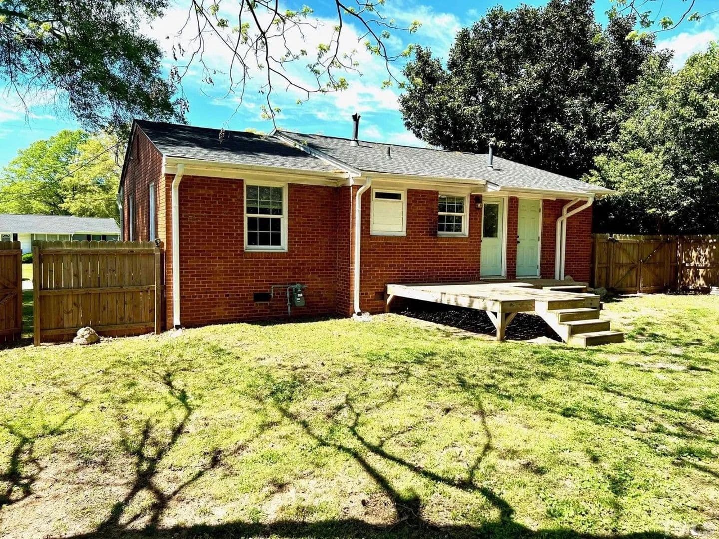 Raleigh House: 1206 Downing Rd