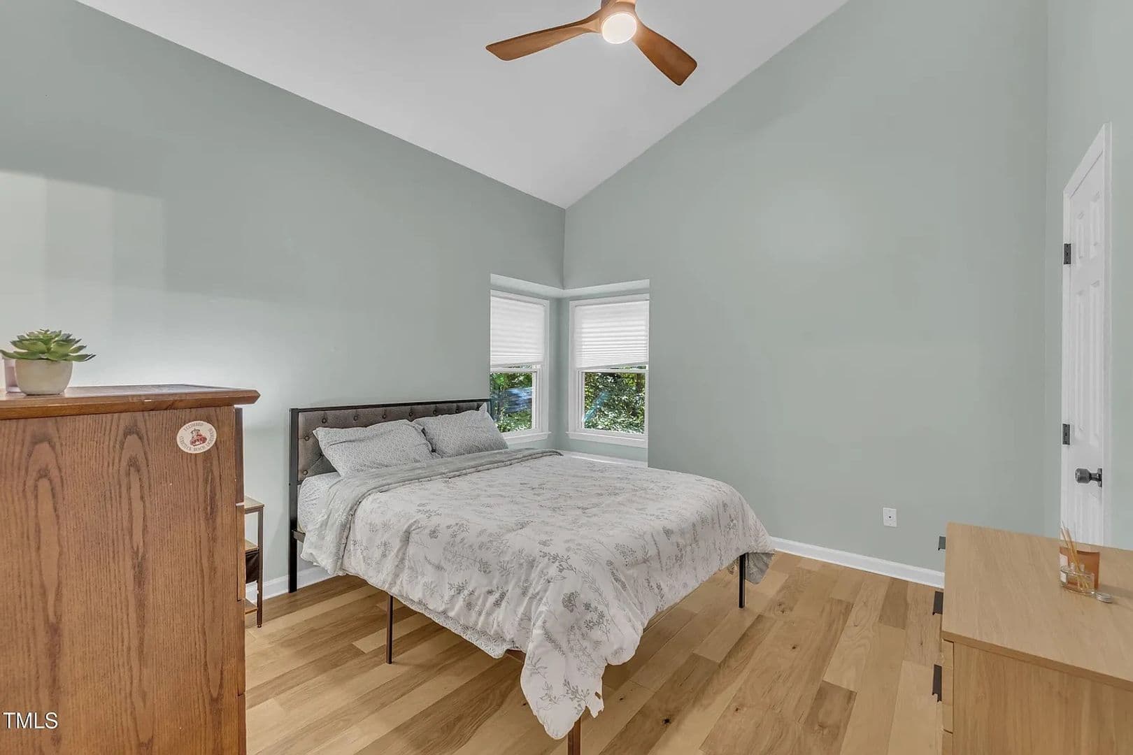 Raleigh House: 105 Tall Rock Ct