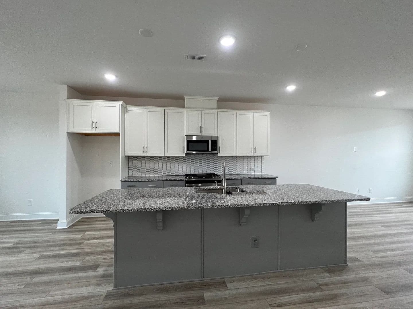 Concord House: 9221 Walnut Hill Rd NW