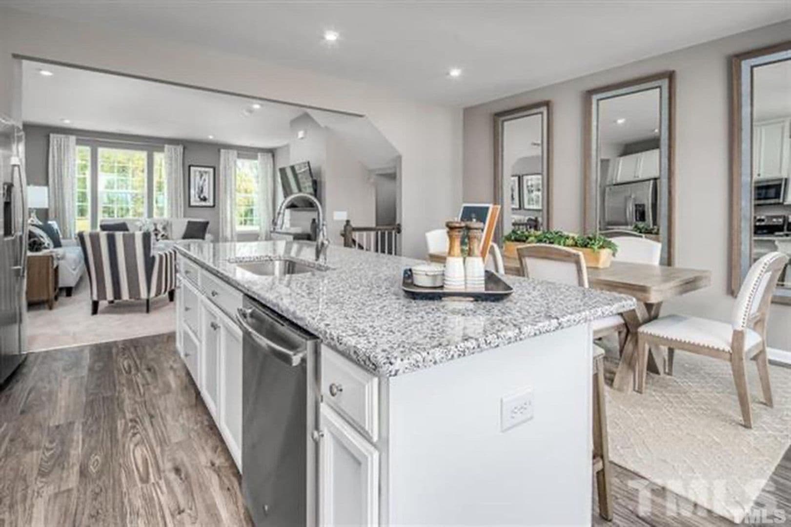 Raleigh House: 6500 Pathfinder Wy