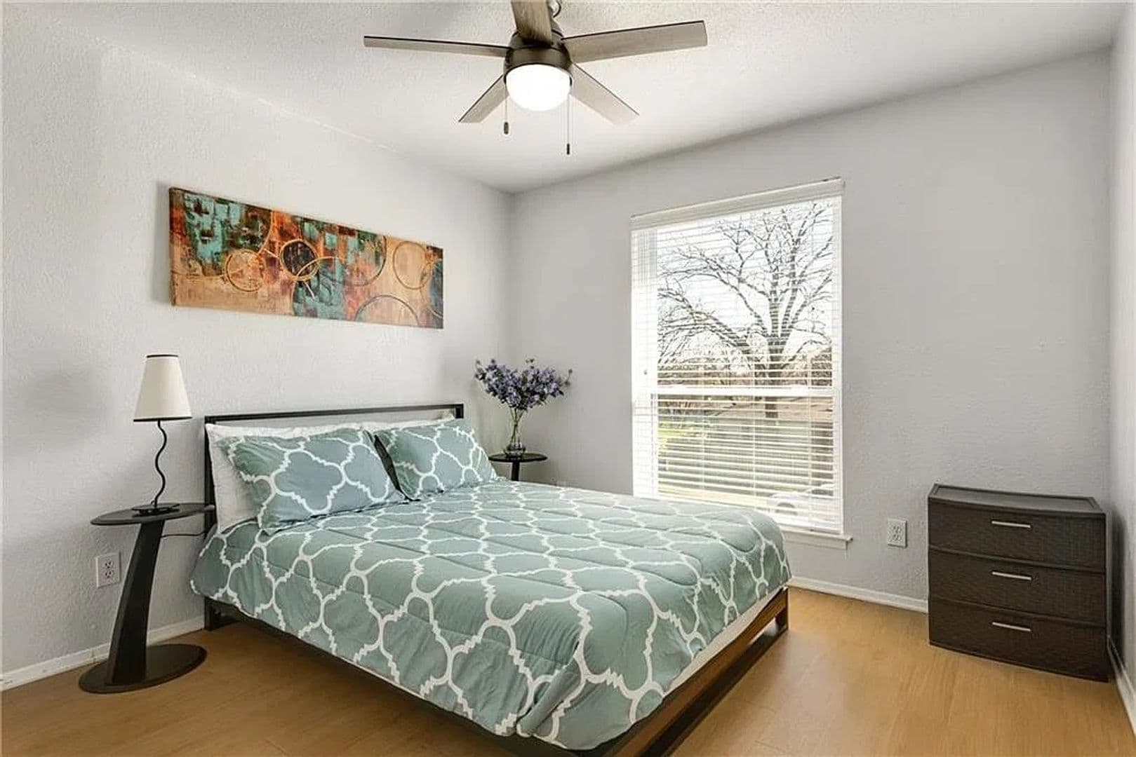 Austin House: 2401 Manor Rd