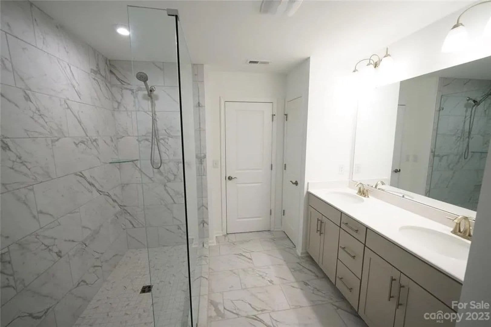 Charlotte House: 22047 Lani Dr