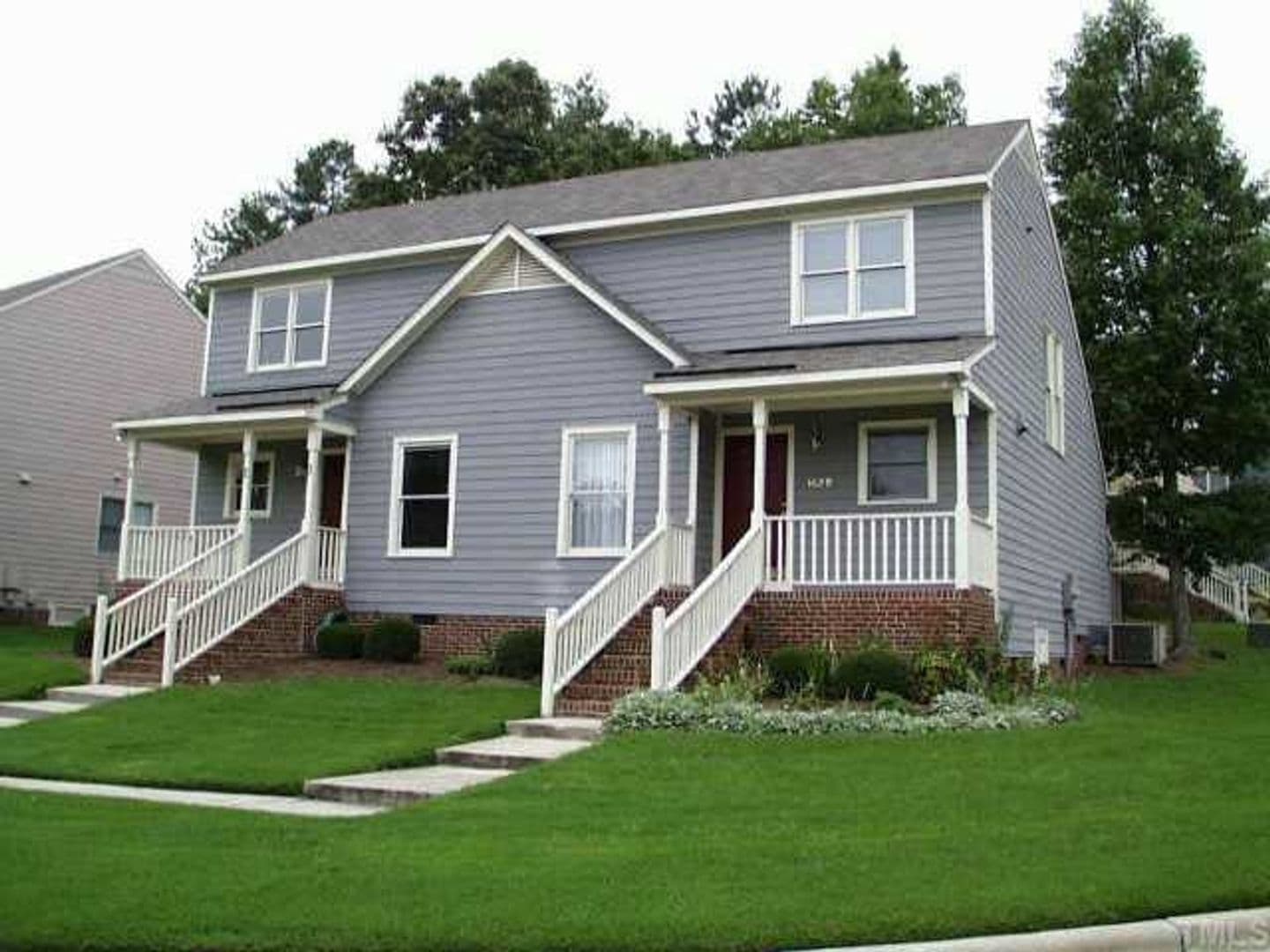 Raleigh House: 1629 Oakland Hills Way