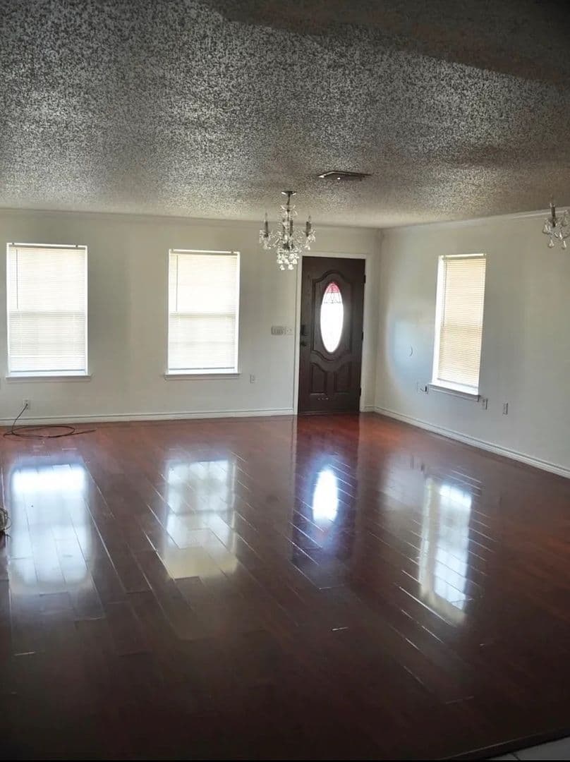 Dallas House: 3512 Jenny Dale Dr