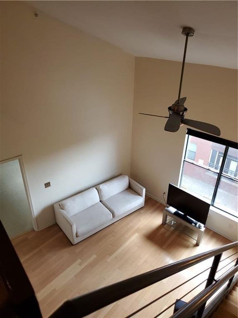 Atlanta House: 400 17th St NW
