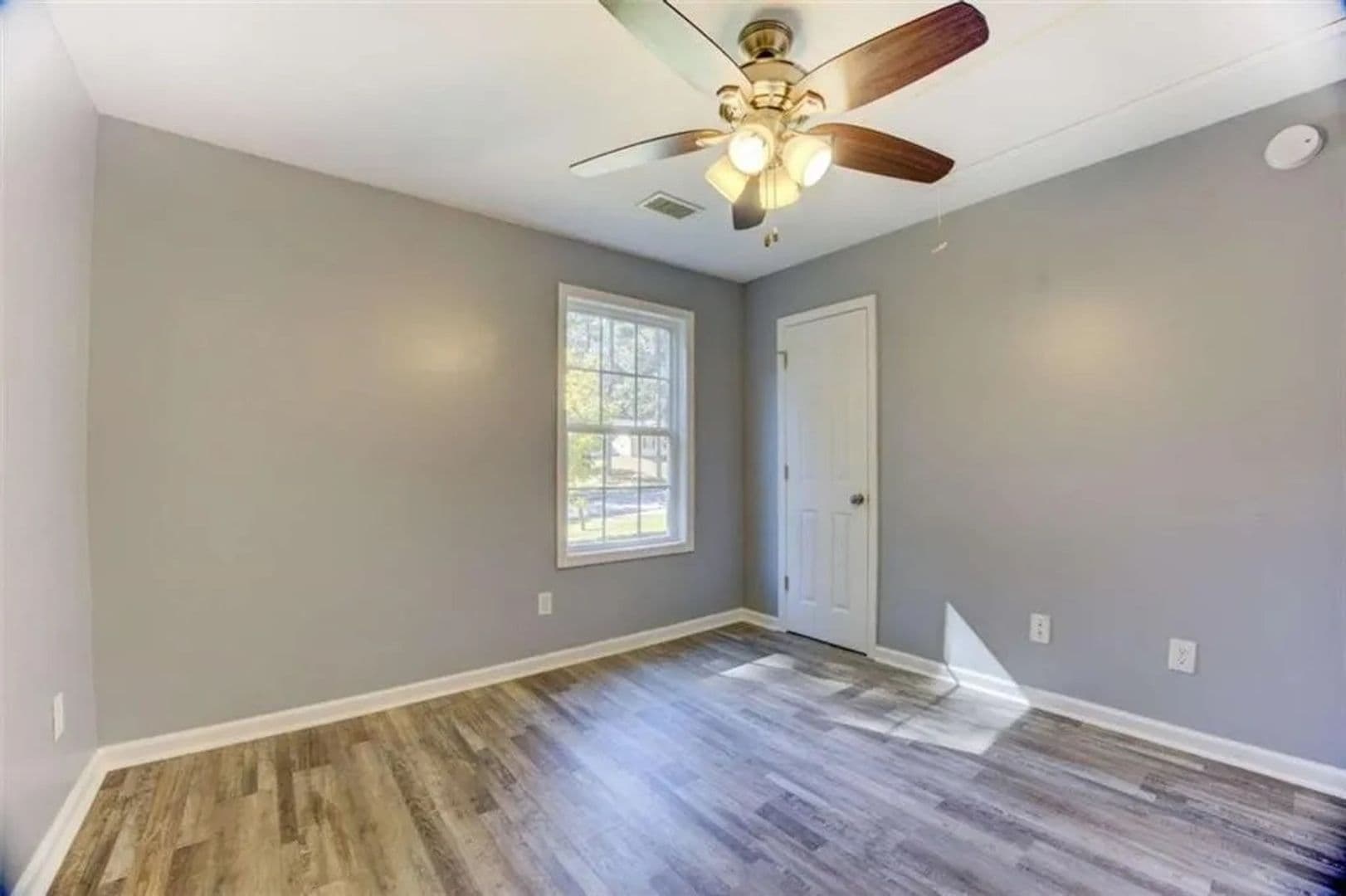 Covington House: 915 Navajo Trl