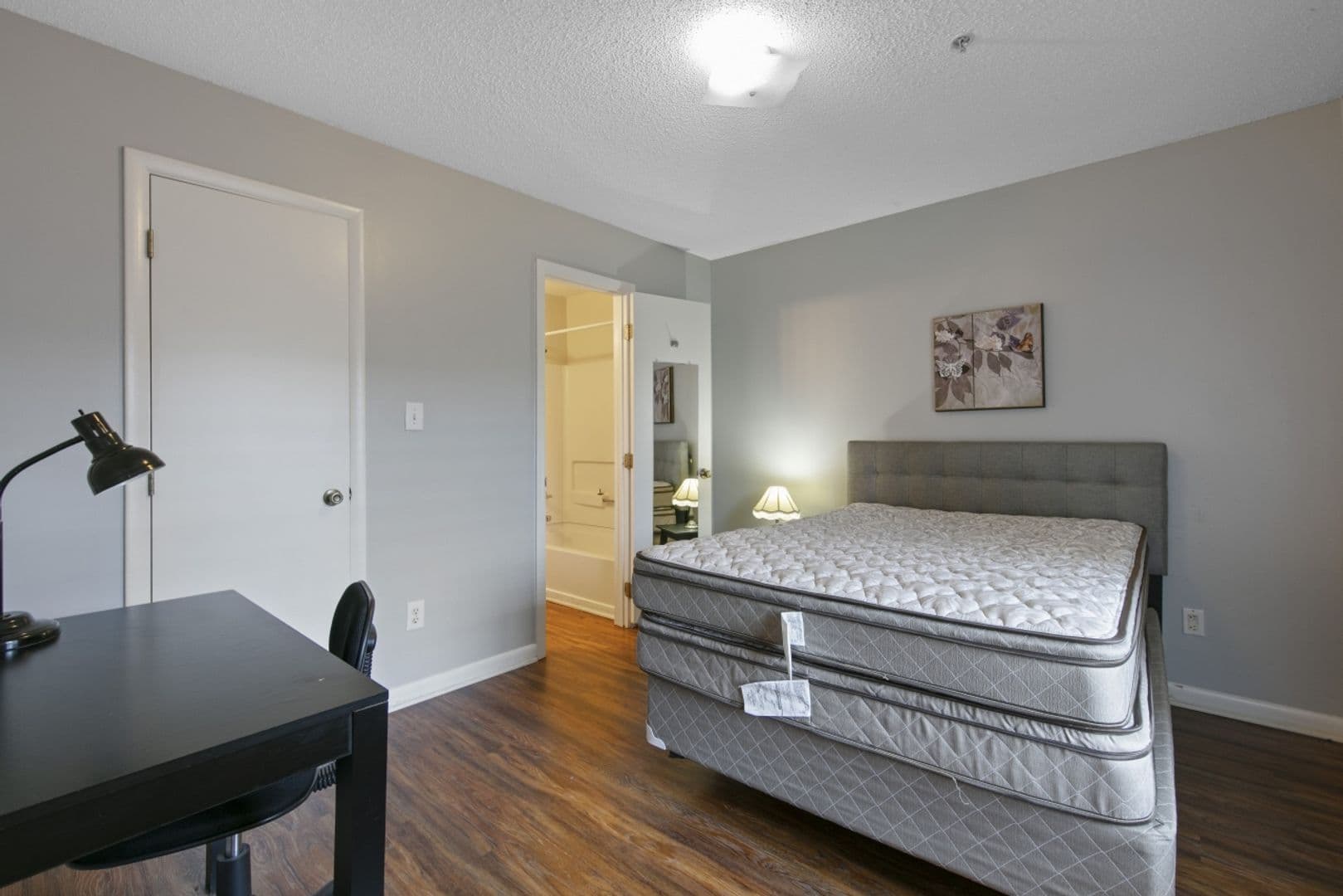 Raleigh House: 1251 #002 University Ct