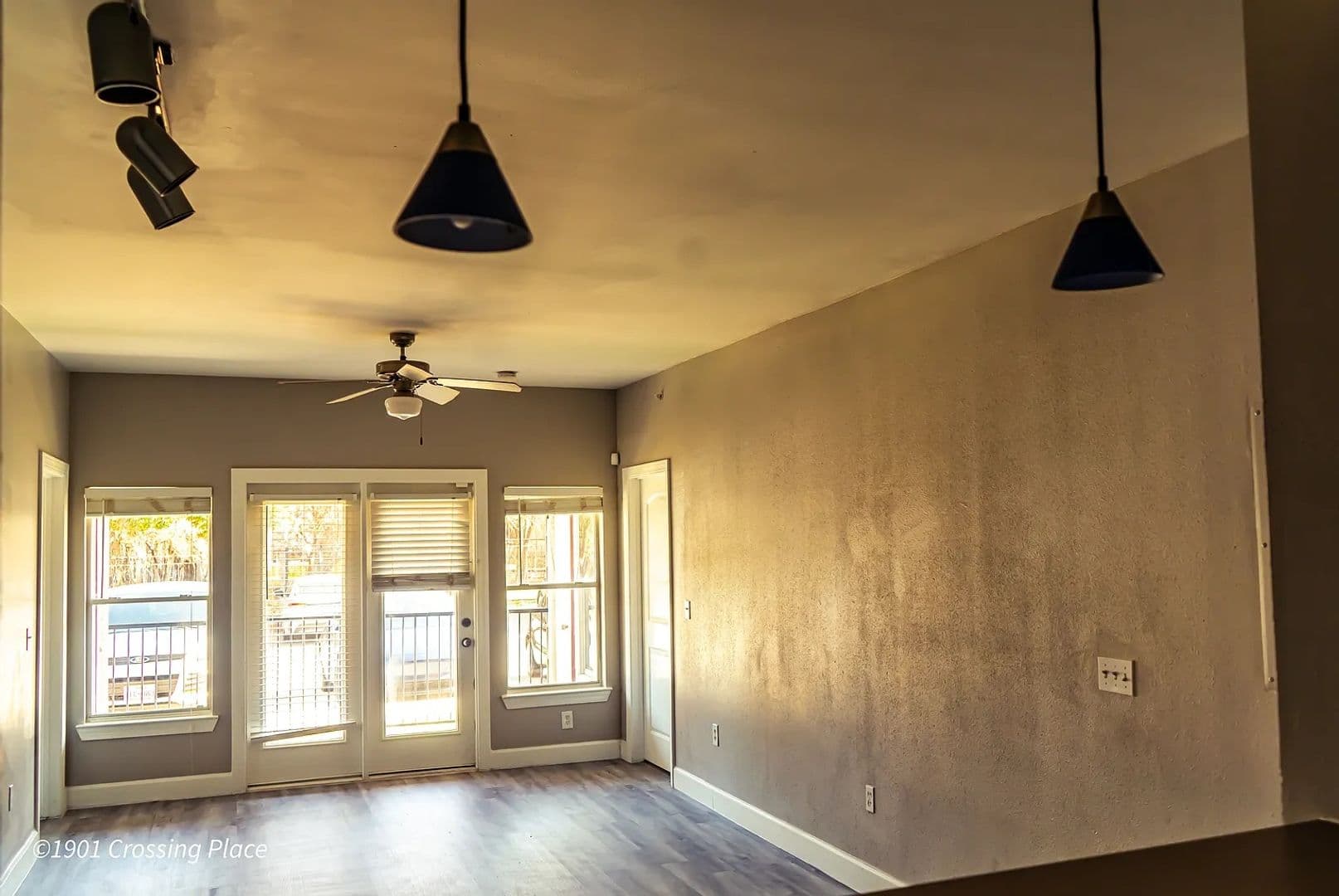 Austin House: 1901 Crossing Pl