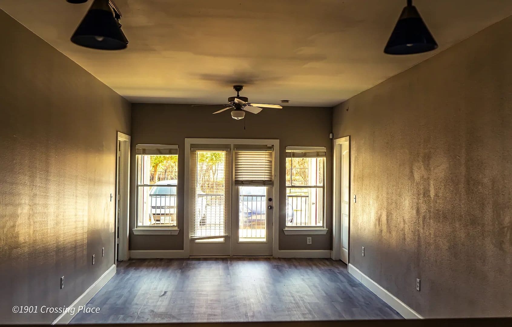 Austin House: 1901 Crossing Pl