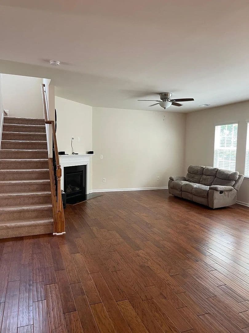 Charlotte House: 7211 Agnew Dr