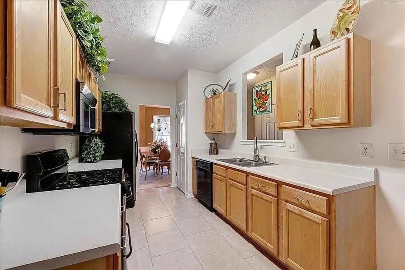 Cumming House: 3032 Kentmere Dr