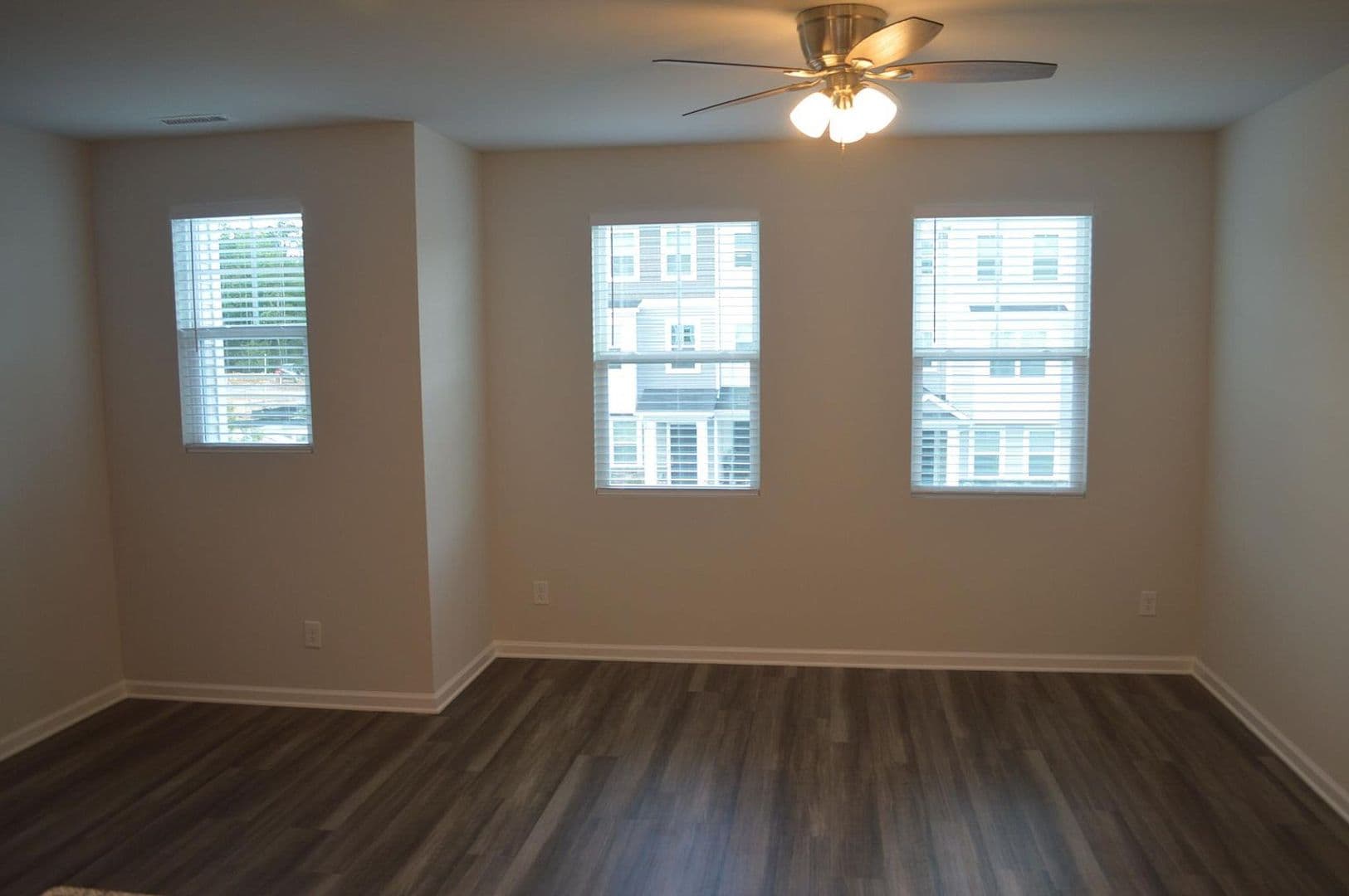 Raleigh House: 4938 Southern Magnolia Dr