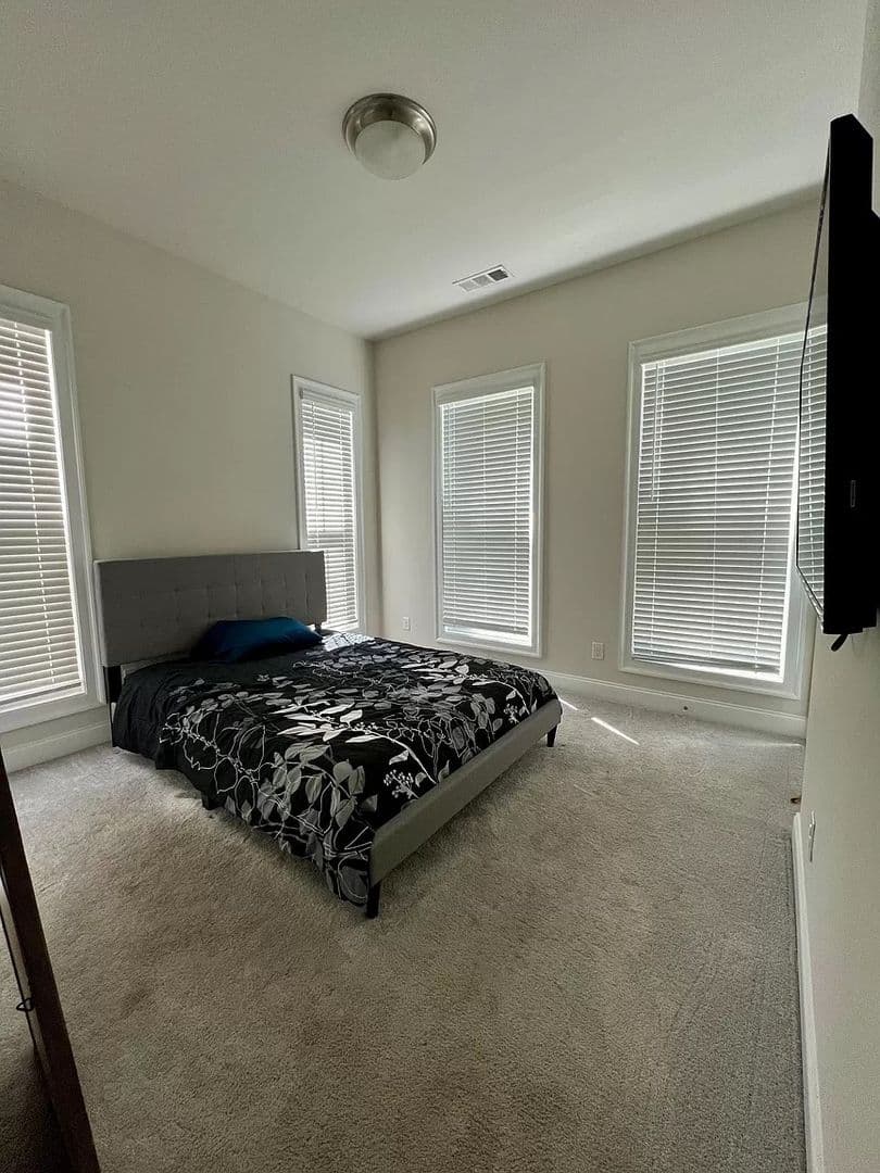 Atlanta House: 1825 La Dawn Ln NW