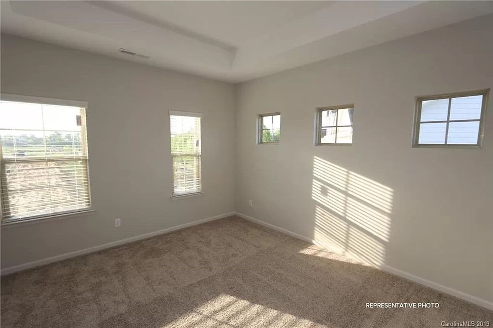 Charlotte House: 9436 Ainslie Downs St