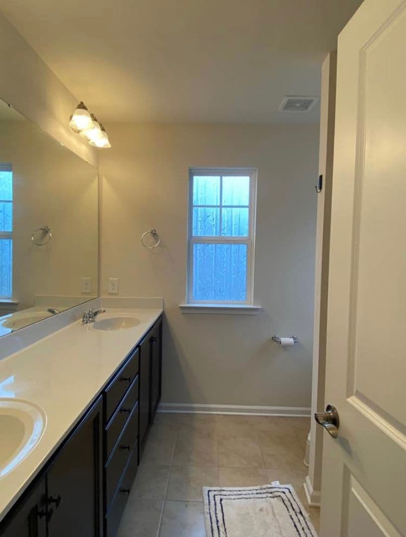 Charlotte House: 8517 Sharonbrook Dr