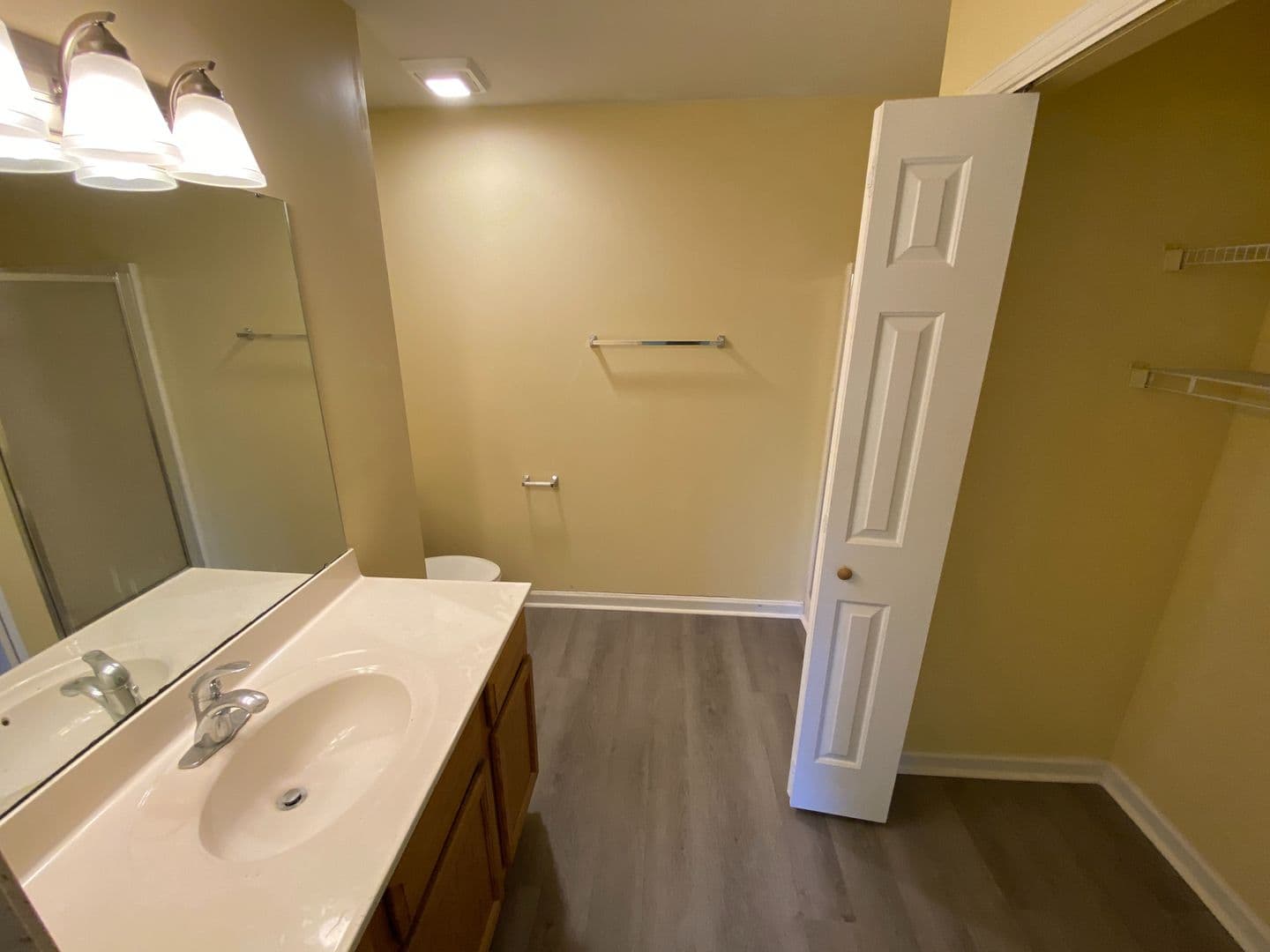 Raleigh House: 5212 #102 Lundy Dr