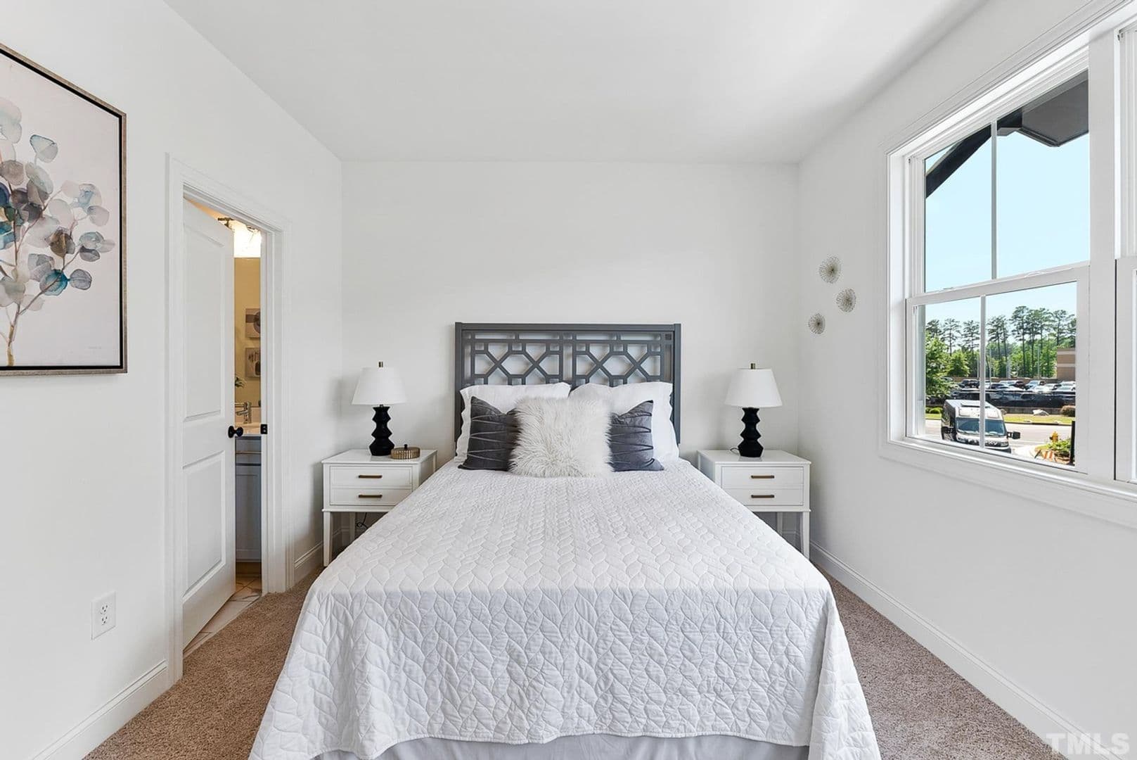 Raleigh House: 8611 Brushfoot Wy