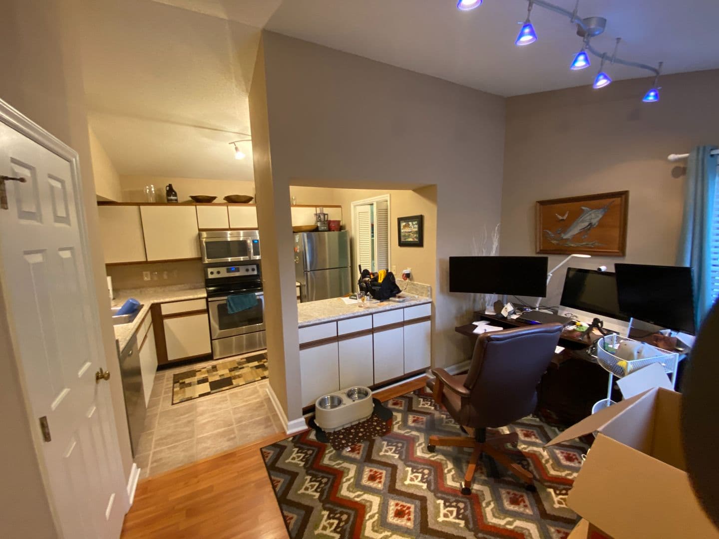 Raleigh House: 6111 Sunpointe Dr