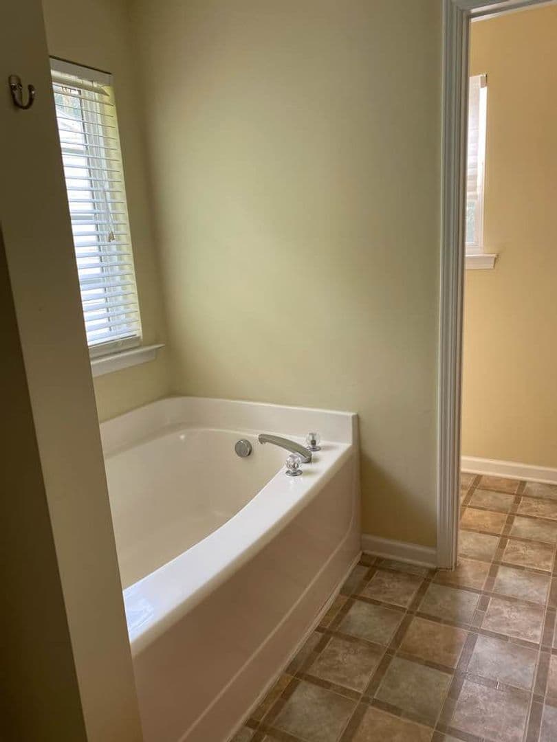 Durham House: 5547 Spindlewood Ct