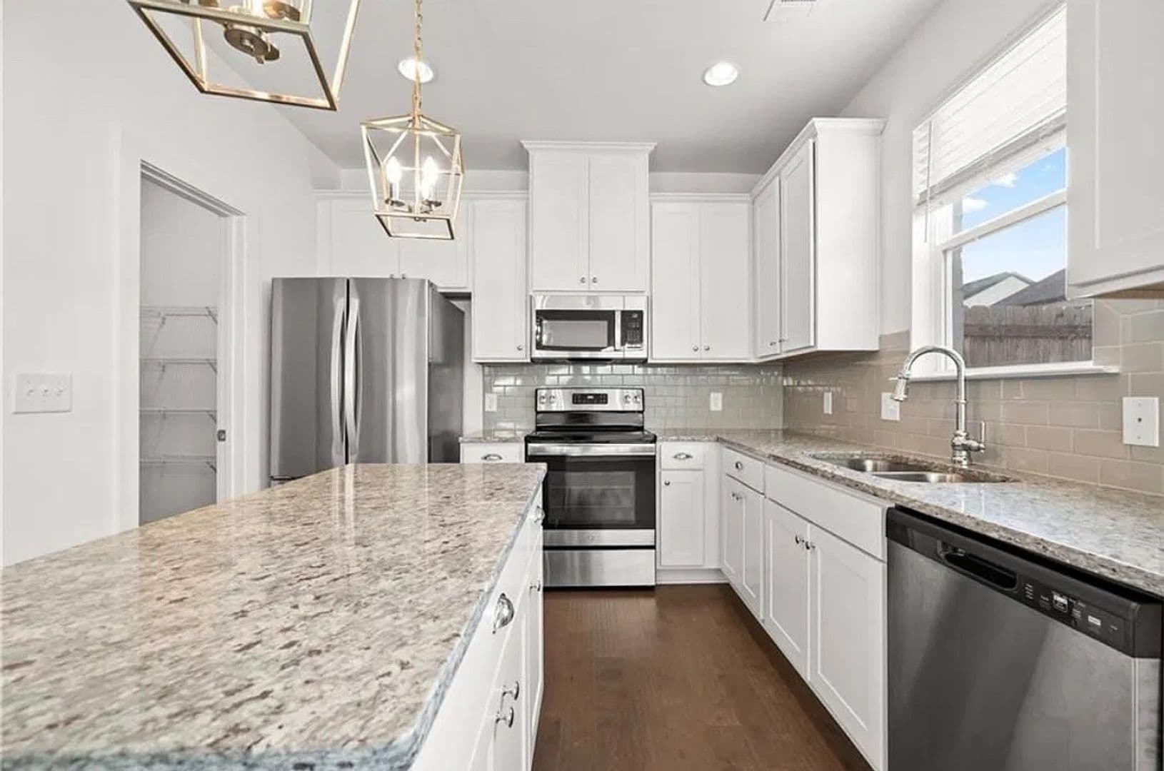 Auburn House: 246 Auburn Valley Wy