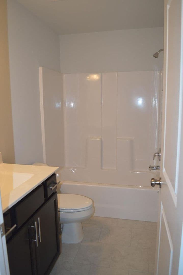 Raleigh House: 4938 Southern Magnolia Dr