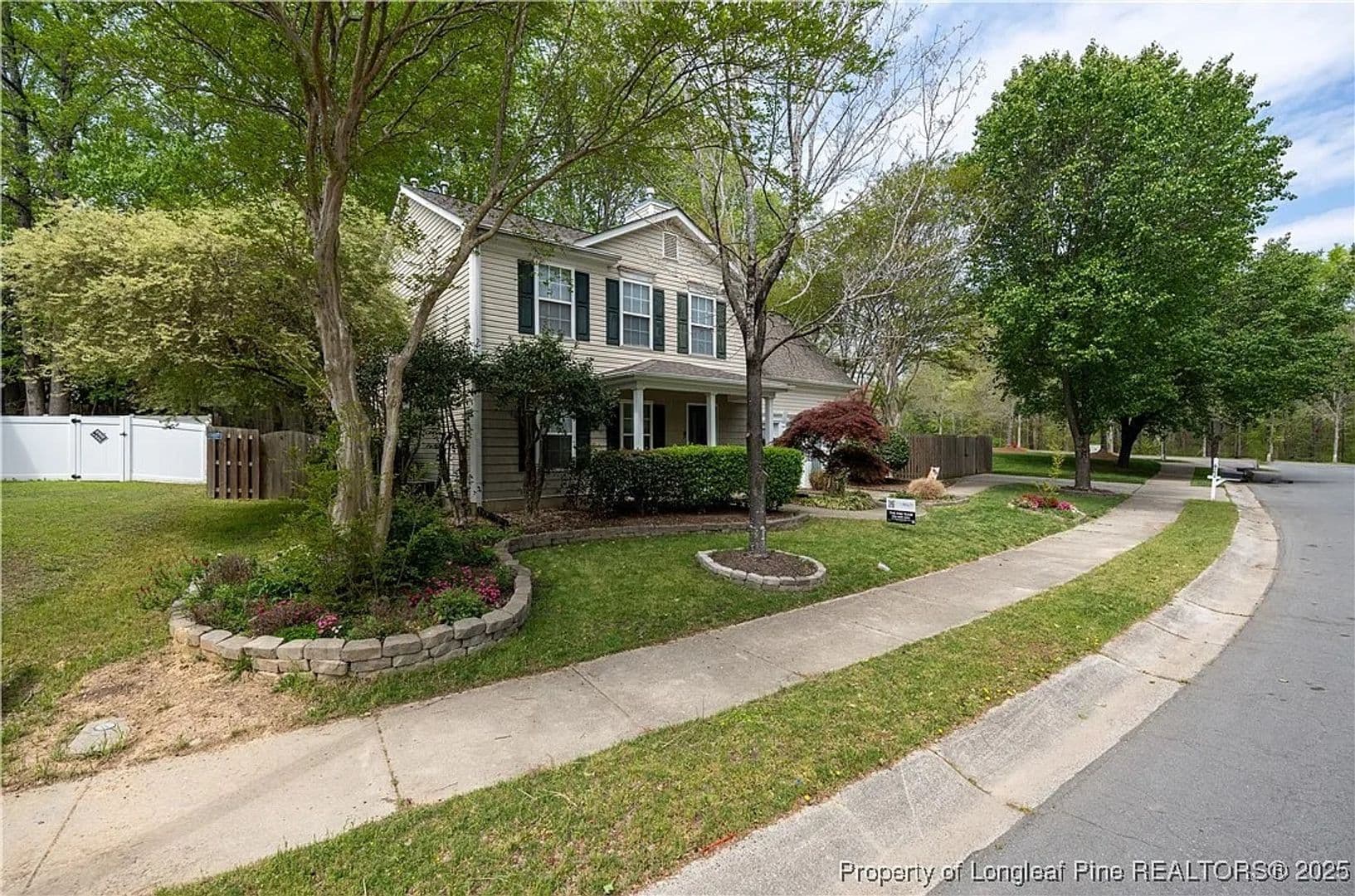 Durham House: 421 Feldspar Way