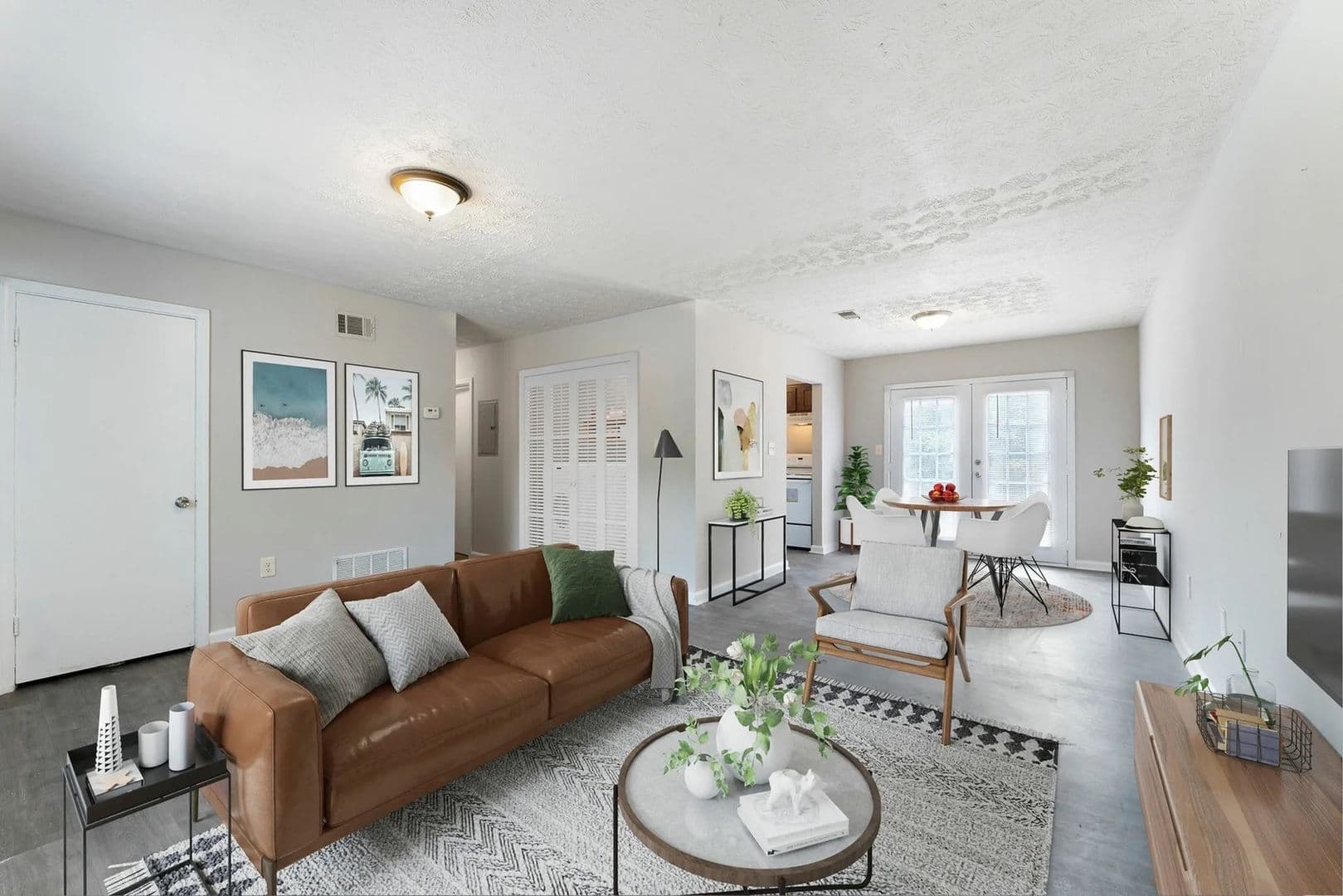 Jonesboro House: 681 Mt Zion Rd