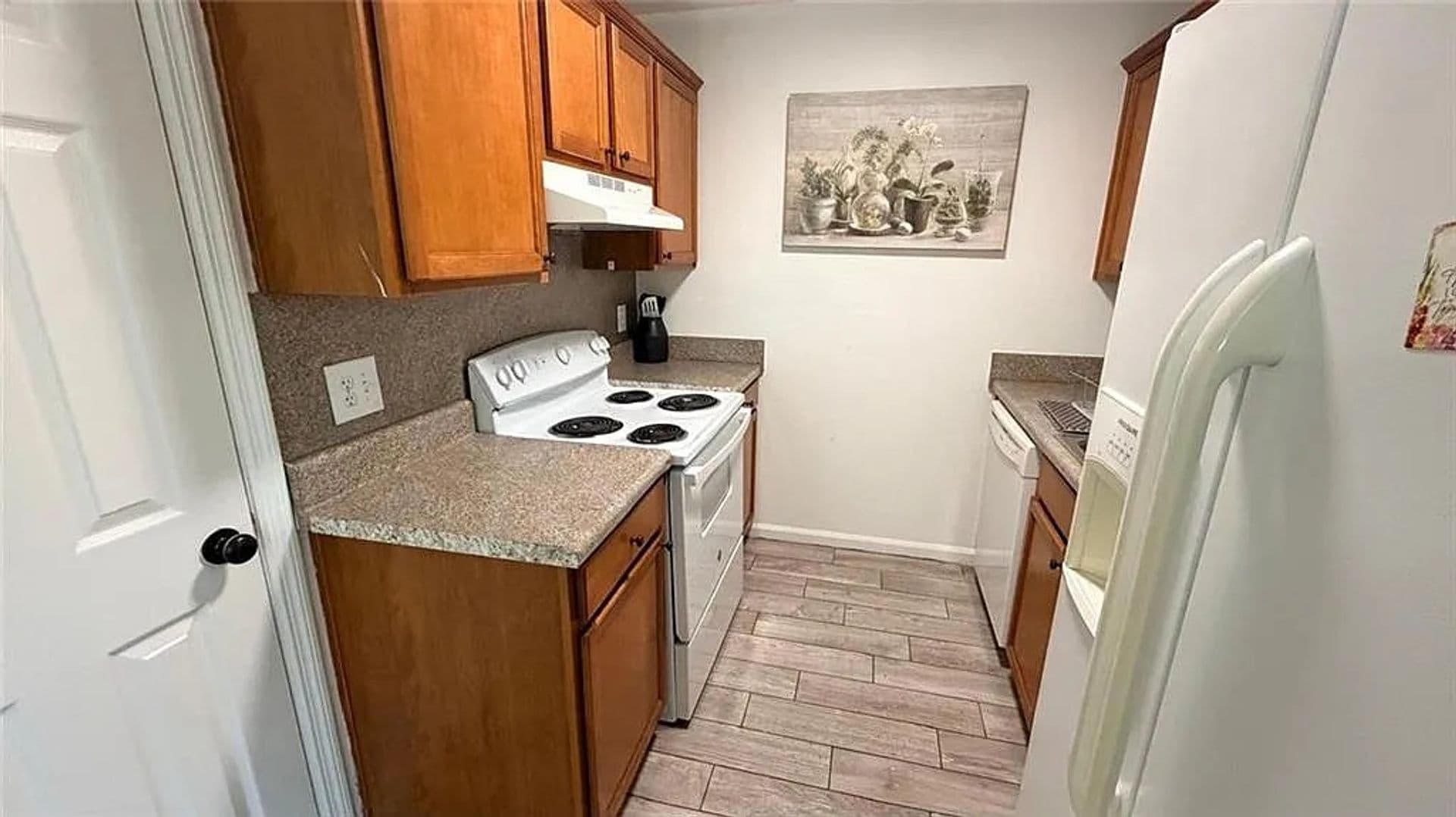 Roswell House: 250 Mill Creek Pl