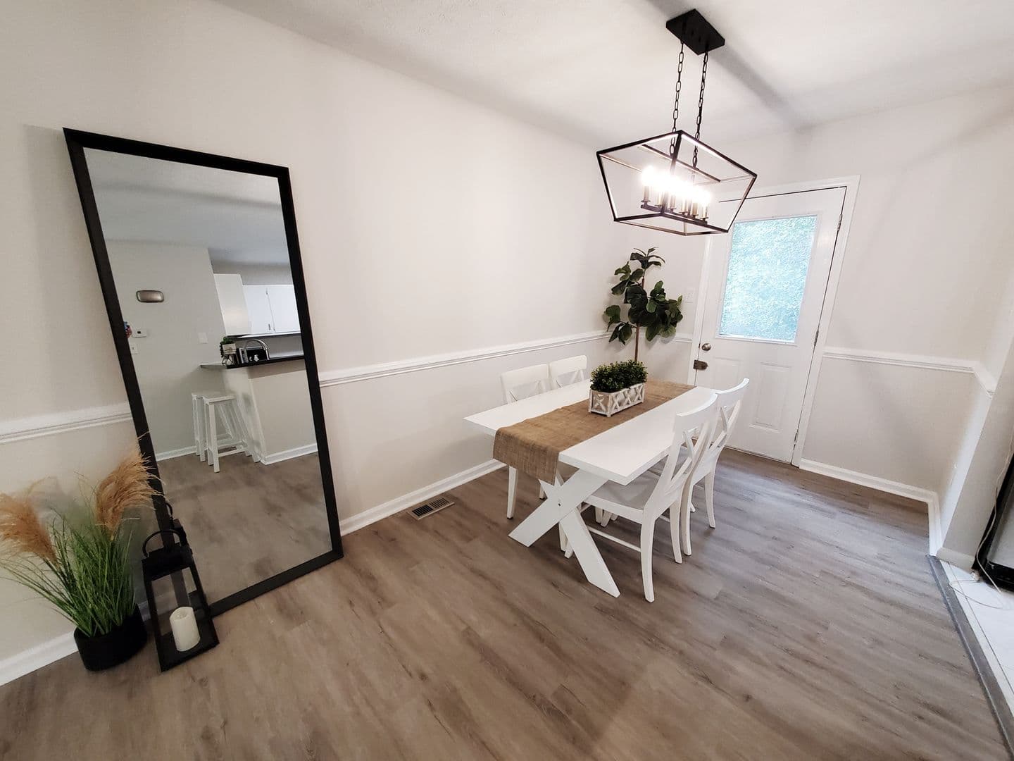 Raleigh House: 2824 Henslowe Dr