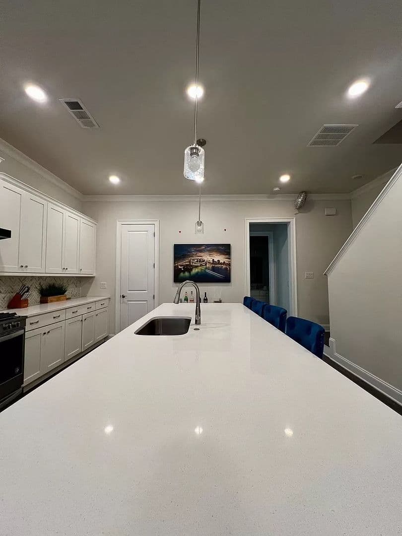 Atlanta House: 1825 La Dawn Ln NW