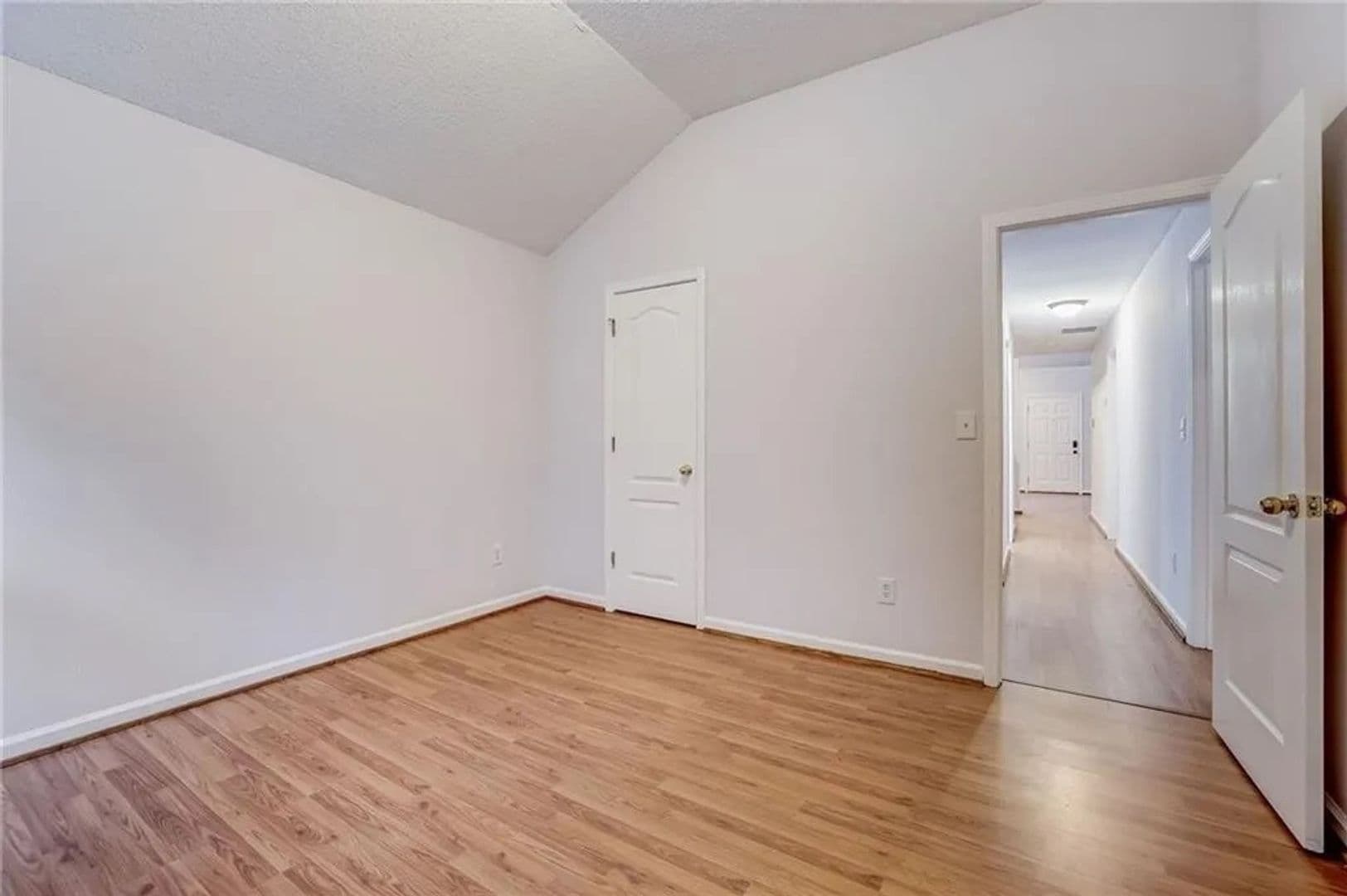 Union City House: 3865 Cypress Pointe Dr