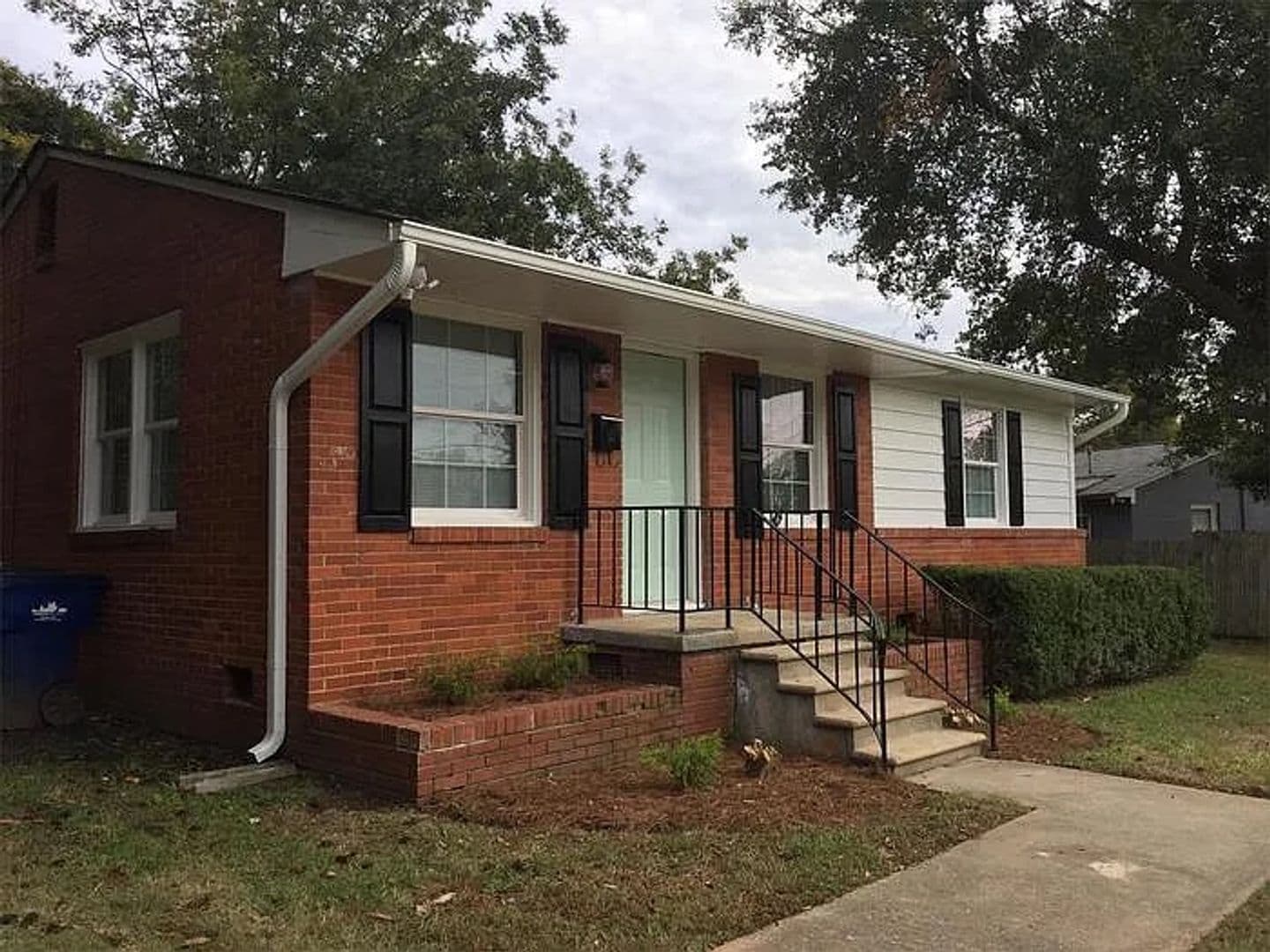 Raleigh House: 1206 Downing Rd