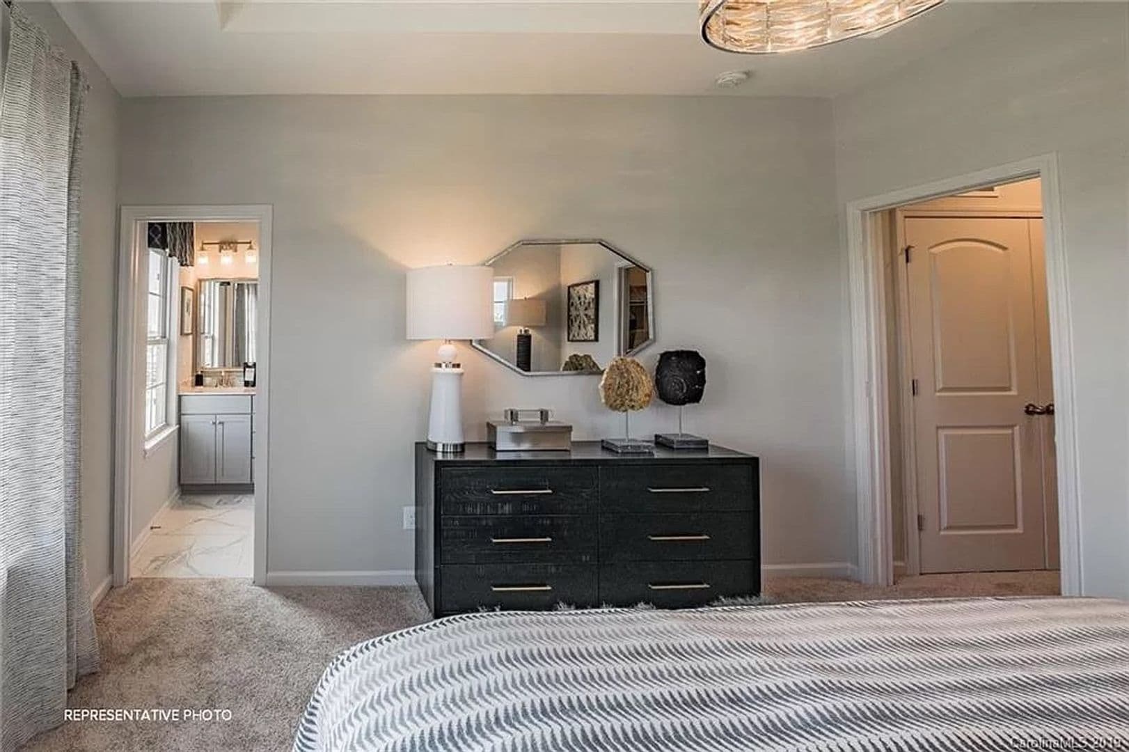 Charlotte House: 9436 Ainslie Downs St
