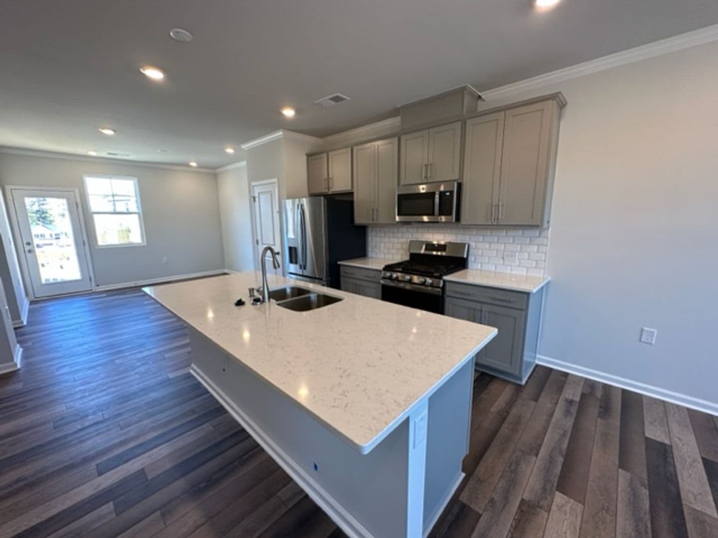 Apex House: 1642 Kipp Ln